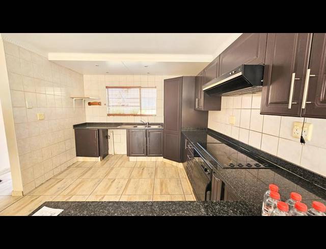 4 BEDROOM TOWNHOUSE FOR SALE IN EDEN GLEN